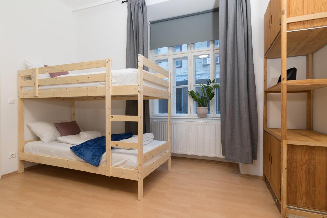 Spacious 2 Bedrooms Apartment In 4Th District Near Karlskirche Vienna Luaran gambar