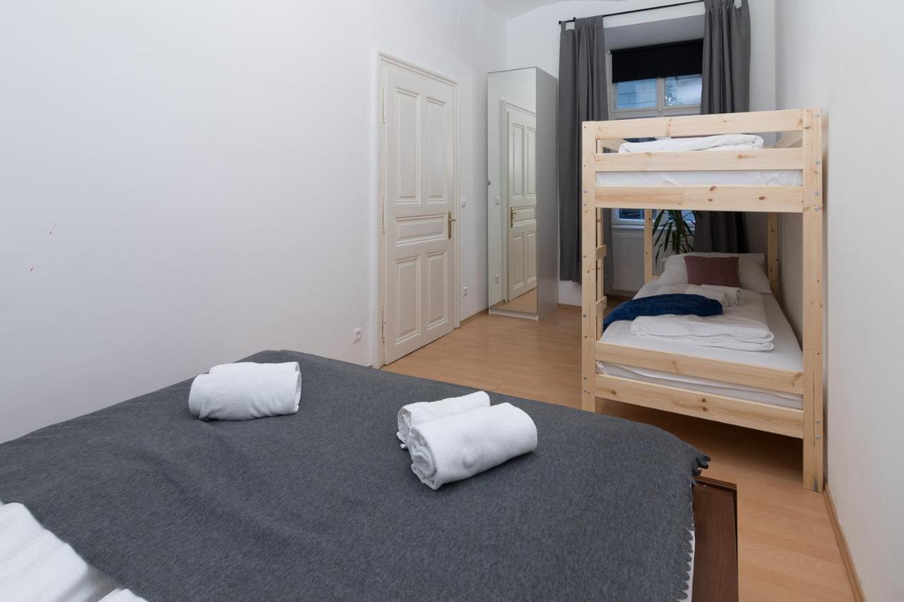 Spacious 2 Bedrooms Apartment In 4Th District Near Karlskirche Vienna Luaran gambar