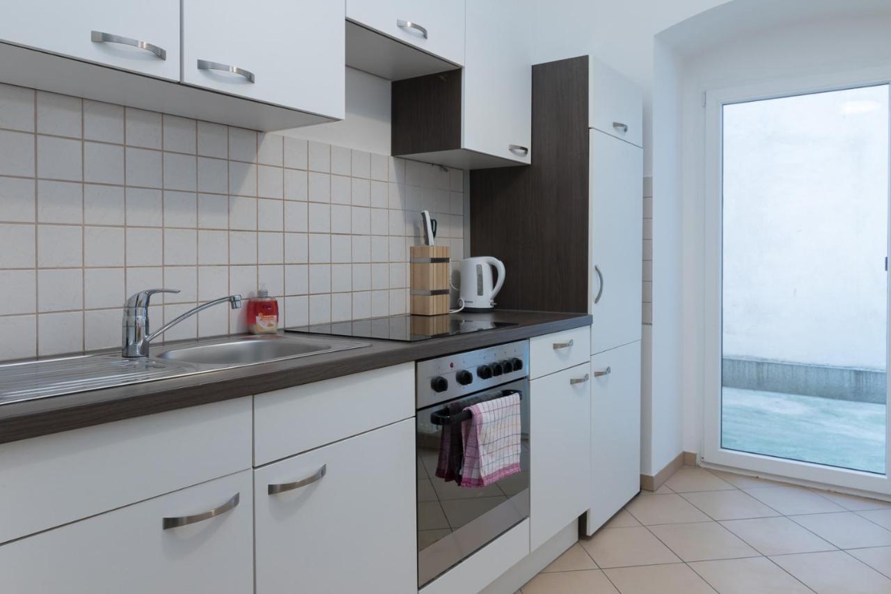 Spacious 2 Bedrooms Apartment In 4Th District Near Karlskirche Vienna Luaran gambar