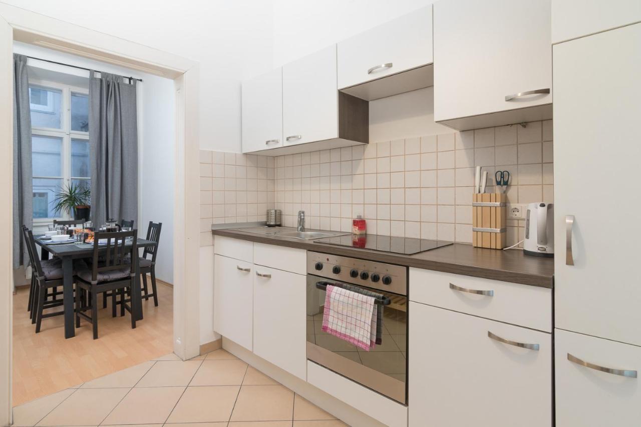 Spacious 2 Bedrooms Apartment In 4Th District Near Karlskirche Vienna Luaran gambar
