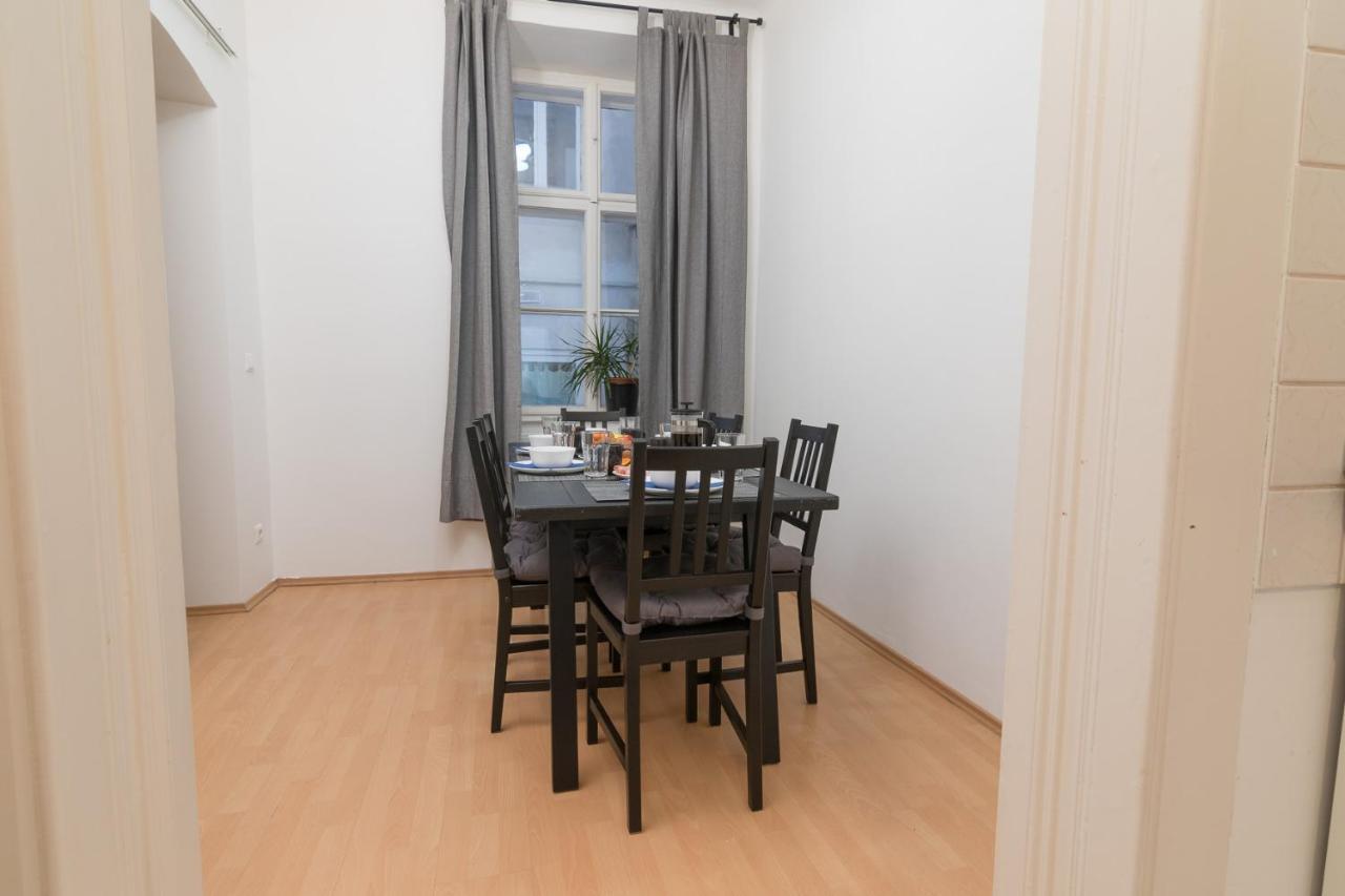 Spacious 2 Bedrooms Apartment In 4Th District Near Karlskirche Vienna Luaran gambar
